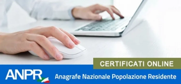 Locandina ANPR certificati online come sfondo una persona che scrive al computer