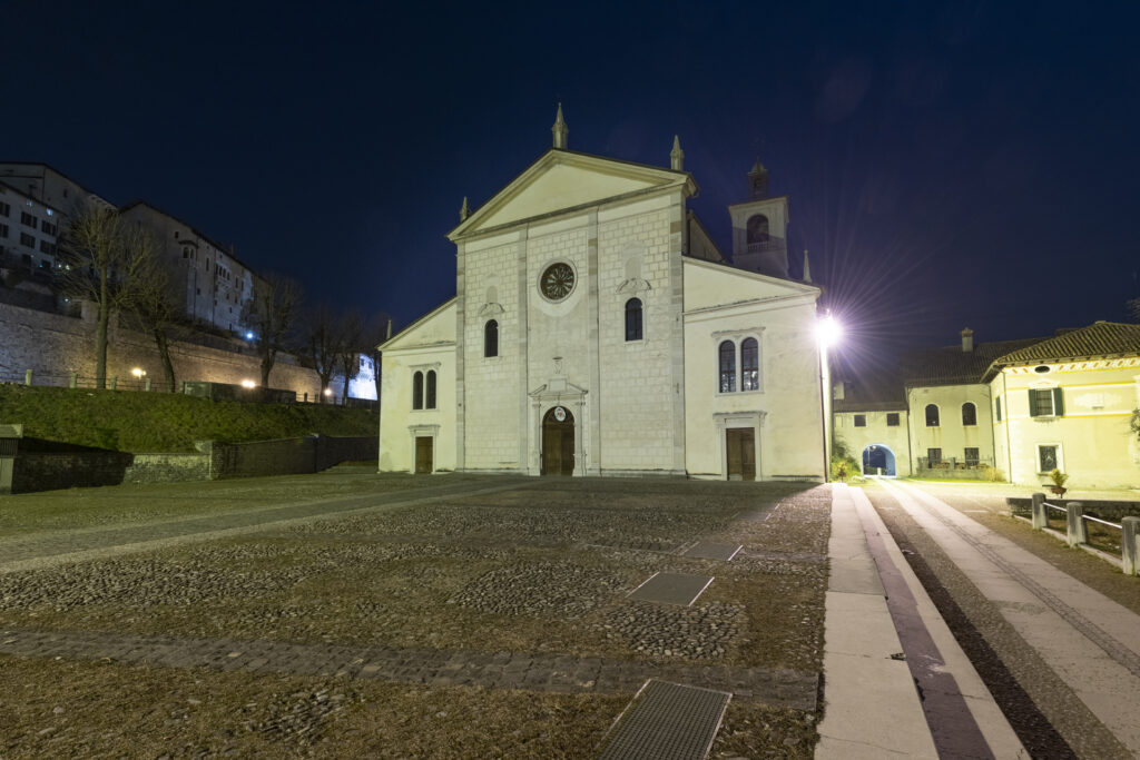 Duomo di Feltre di sera